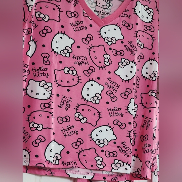 NEW! Hello Kitty Pajama Set pink kitty bow soft cozy shirt and pants gift set - Picture 2 of 4
